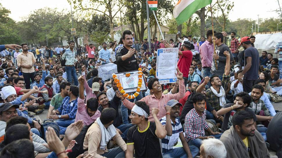 Photos Protests Against Alleged SSC Exam Paper Leak News Zee News