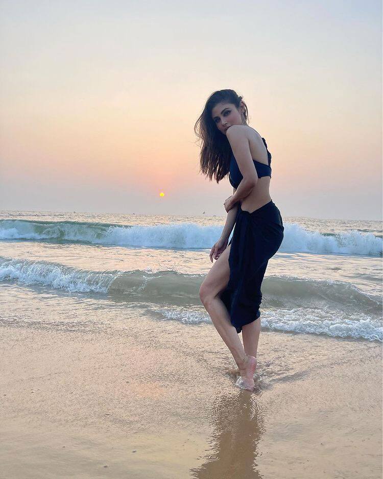 Mouni Roy Takes To The Beach In Racerback Black Bikini Set Bids Goodbye With A Hot