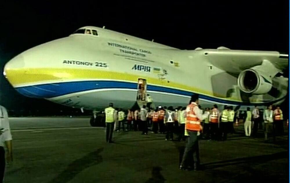 World S Largest Cargo Aircraft Antonov An Reaches India Check Out