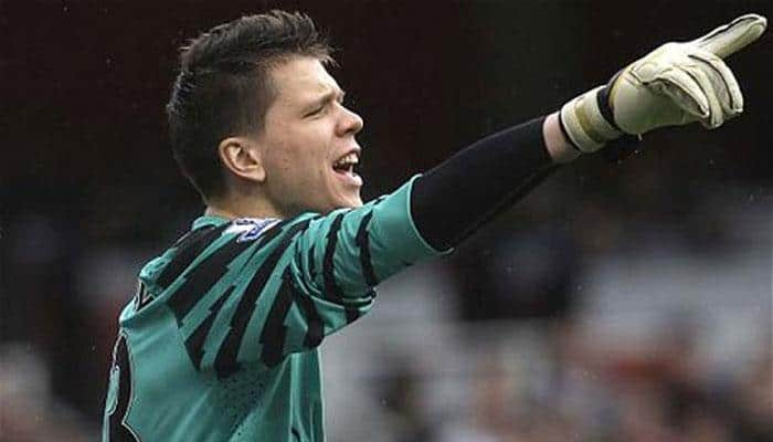 Arsenal Goalkeeper Wojciech Szczesny Fined Pounds For Smoking