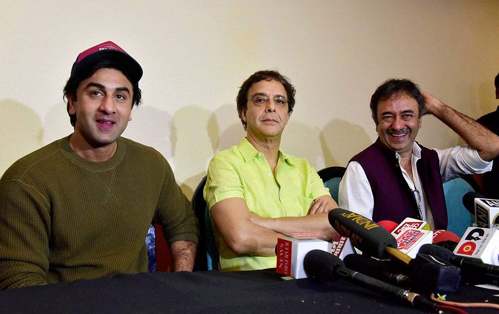 Ranbir Kapoor with filmmakers Vidhu Vinod Chopra and Rajkumar Hirani