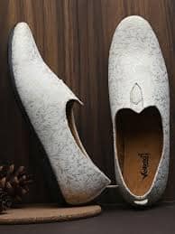 Vellinto Men Lightweight Round Toe Mojaris