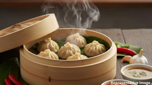 Classic Steamed Chicken Momos