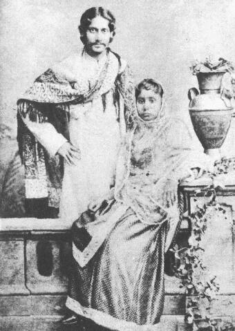 Tagore with his wife Mrinalini Devi back in the year 1883.