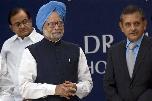 Indian PM Manmohan Singh with CBI Director Amar Pratap Singh and Home Minister P. Chidambaram, during the inauguration of a new CBI headquarters building.