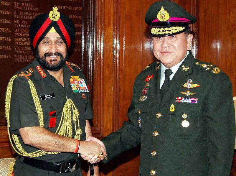 Army Chief General Bikram Singh shakes hands with General Tanasak Patimapragorn, Chief of Defence Forces (CDF), Thailand during a meeting in New Delhi.