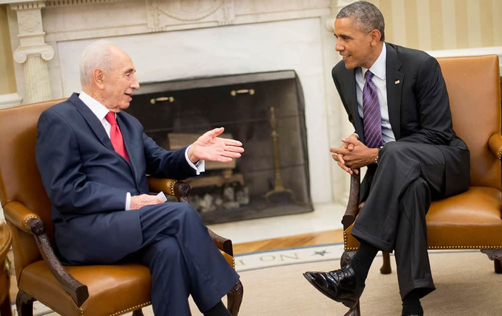 President Barack Obama meets with Israeli President Shimon Peres, in the Oval Office of the White House in Washington. 