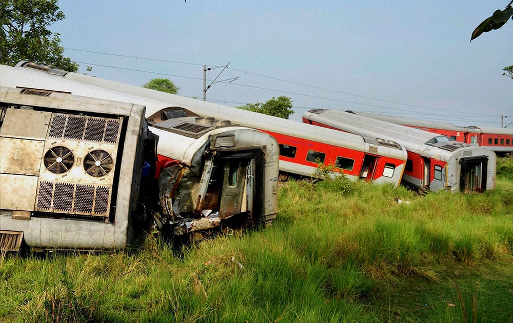 Dibrugarh Rajdhani Express derails near Chhapra in Bihar.