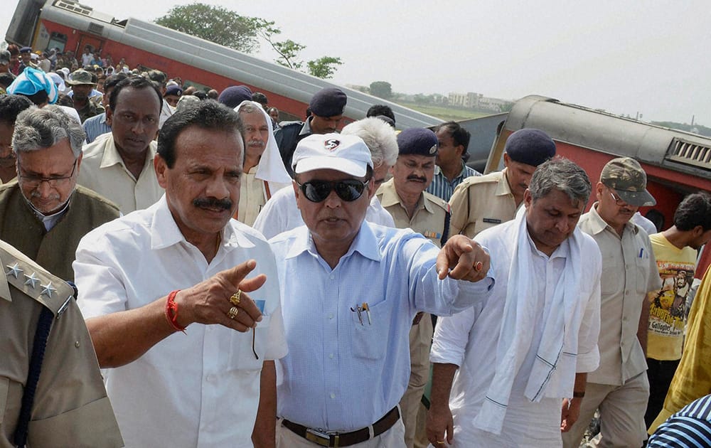 Railways Minister D.V. Sadananda Gowda visits the site of derailed Delhi-Dibrugarh Rajdhani Express near Chapra in Bihar.