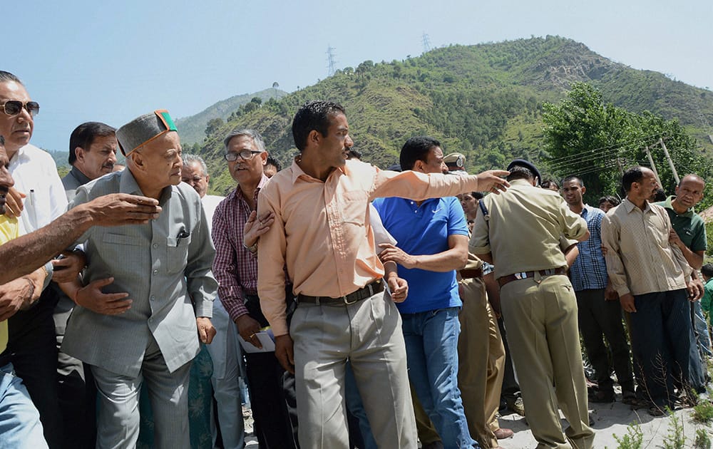 Chief Minister of Himachal Virbhadra Singh visits the spot where engineering students were washed away in River Beas at Thalot in Mandi.