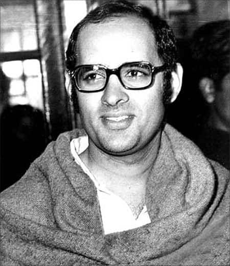 Sanjay Gandhi died instantly from head wounds in an air crash on 23 June 1980 near Safdarjung Airport in New Delhi.