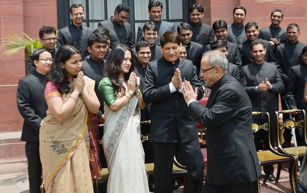 President Pranab Mukherjee during a meeting with Officer Trainees of Indian Defence Estates Service (IDES) of 2012 & 2013 batches at Rashtrapati Bhavan in New Delhi.