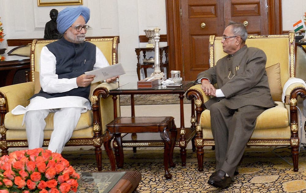 Prime Minister Manmohan Singh meets President Pranab Mukherjee to submit his resignation at Rashtrapati Bhavan in New Delhi.