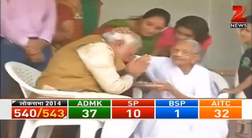 General Elections 2014: Modi seeks blessings from mother