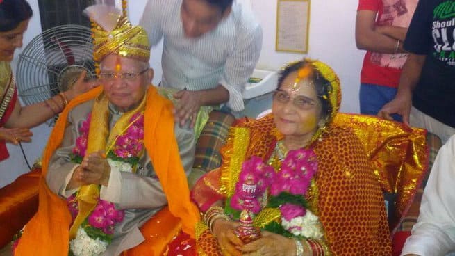 Congress leader Narayan Dutt Tiwari ties the knot with Ujjwala Sharma in Lucknow.