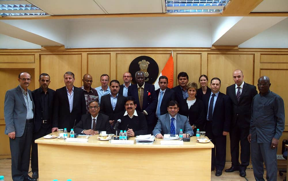 Delegates from eight countries from Africa and the Middle East with the Election Commission of India officials. [Photo: UNDP India]