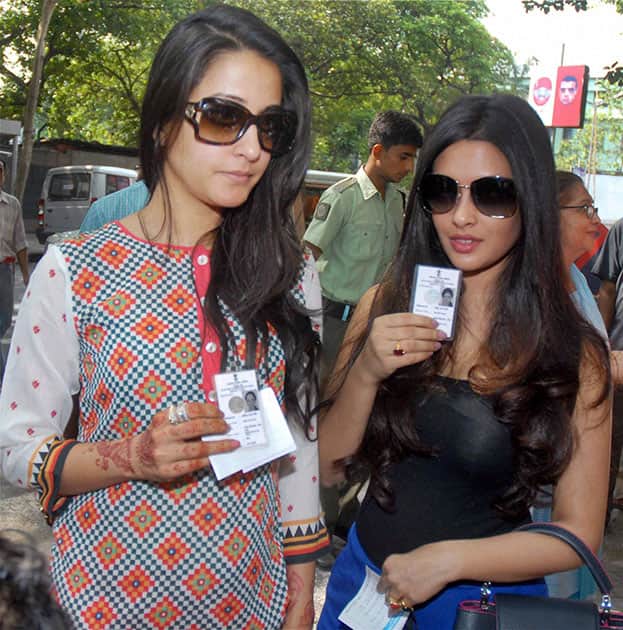 Raima Sen and Riya Sen before casting their votes for the last phase of Lok Sabha election, in Kolkata.