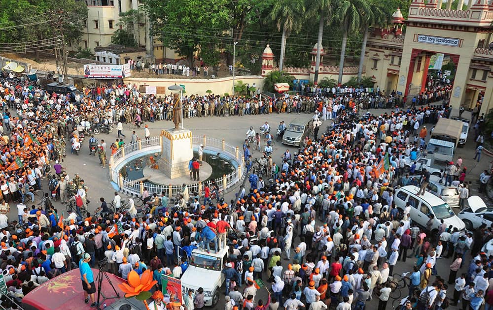 A scene during BJP PM candidate Narendra Modi`s election road show in Varanasi.