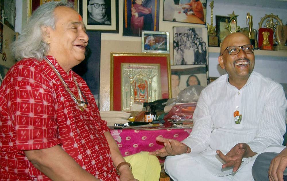 Congress candidate from Varanasi Ajay Rai with classical singer Pandit Chhannulal Mishra in Varanasi.