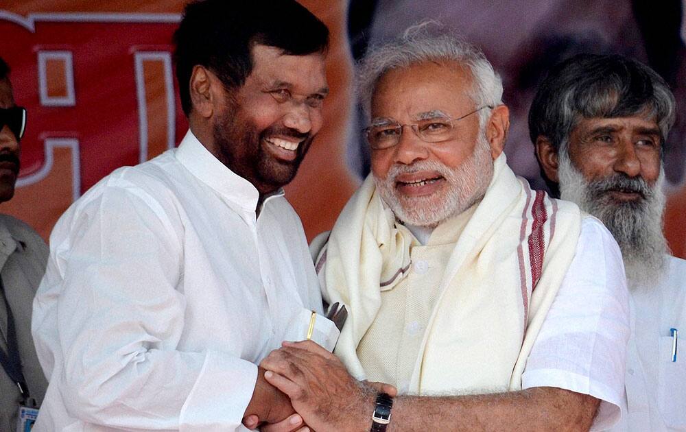 BJP prime ministerial candidate Narendra Modi and LJP chief Ram Vilas Paswan during an election campaign rally in Hajipur.