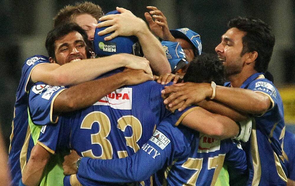 Rajasthan Royals celebrate the win during the SUPER over in match of IPL 7 against Kolkata Knight Riders in Abu Dhabion.