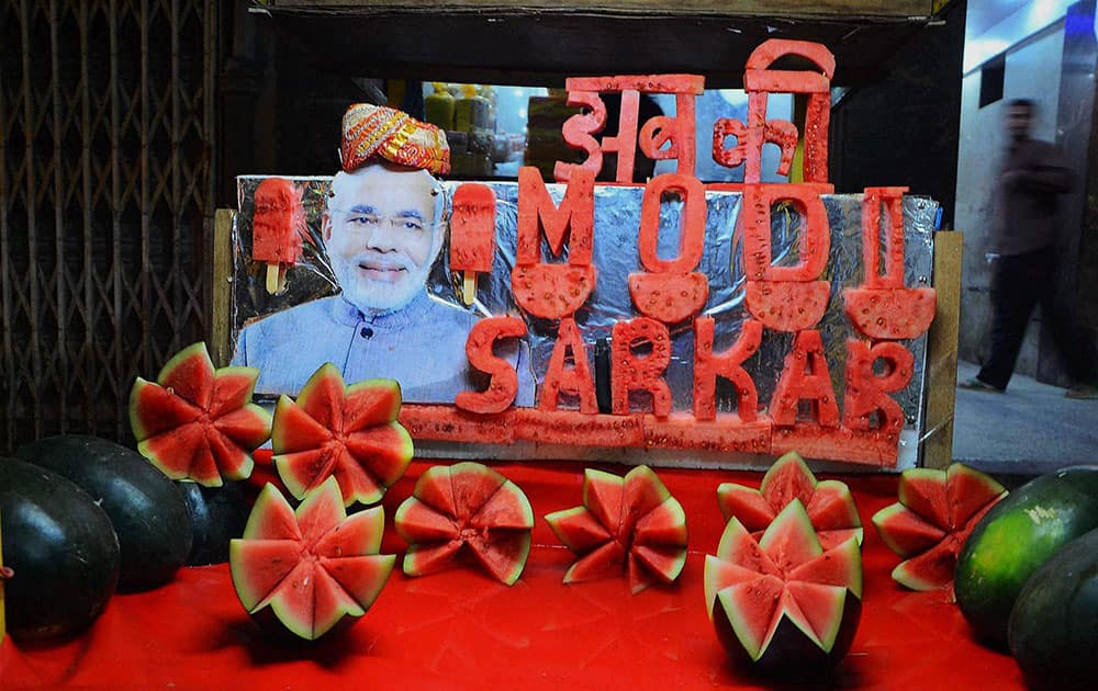 A fruit seller campaigns for Narendra Modi in Jodhpur.