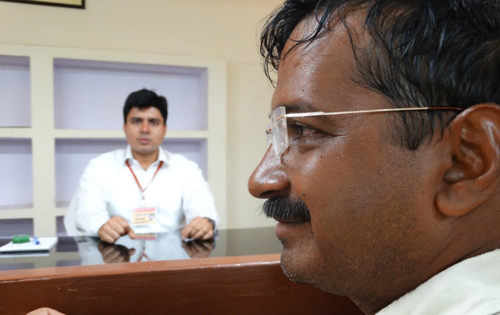 Leader of the Aam Aadmi Party (AAP), Arvind Kejriwal before filing his nomination in Varanasi. Agency : Iamin DNAofIndia