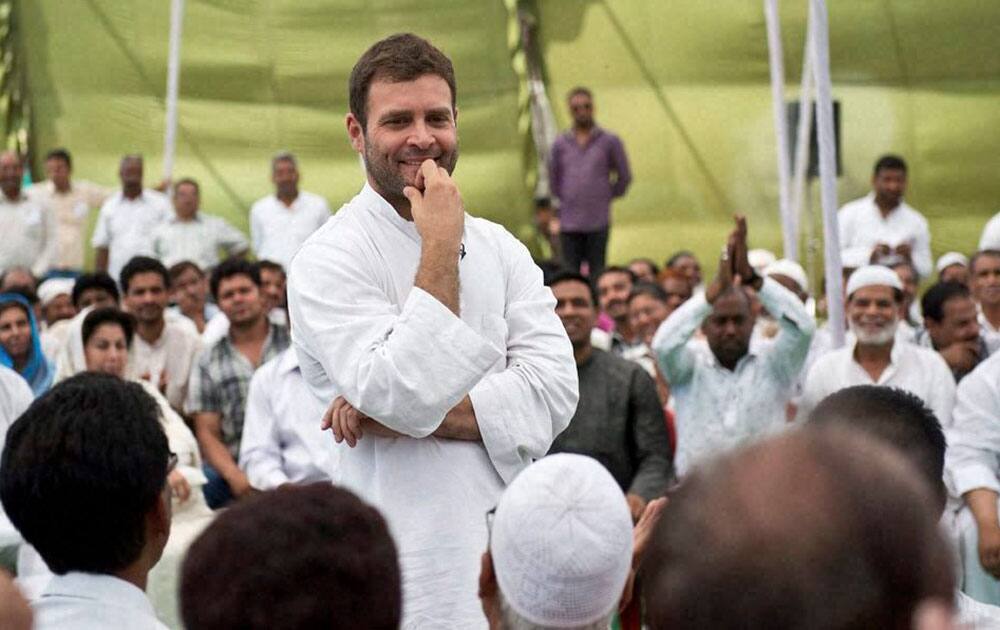 Congress Vice President Rahul Gandhi interacts with Artisans & Crafts Labourers at Moradabad, Uttar Pradesh.