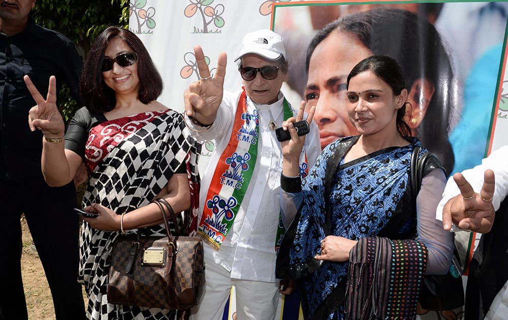TMC candidates actor Bishwajeet (Centre) from Delhi, Aiyesha Rehman from Unnao and Radhika Baliyan from Muzaffarnagar at a press conference in New Delhi.