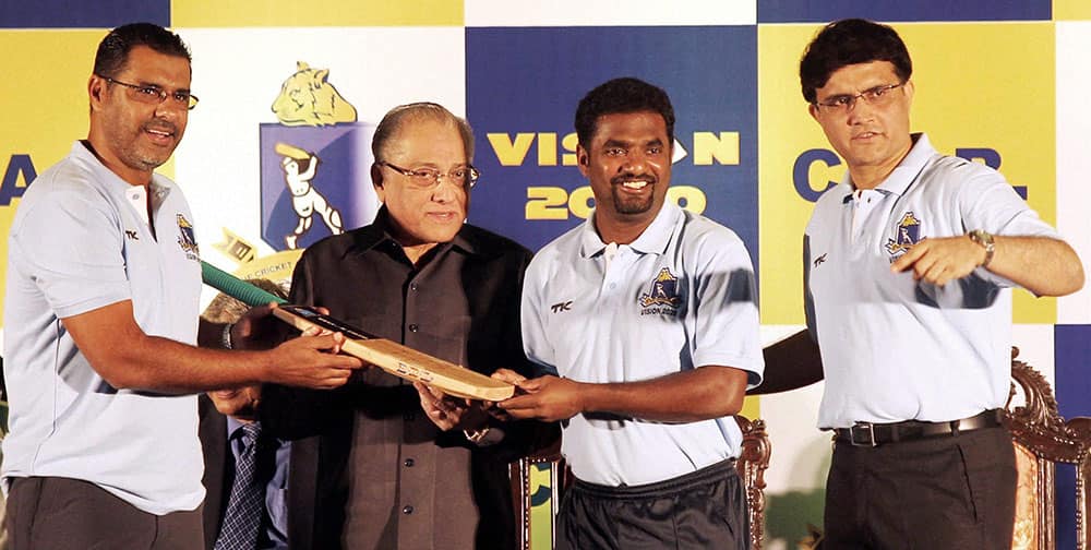 Former India captain Sourav Ganguly, former Pakstani cricketer Waqar Younis, Sri Lankan cricketer Muttiah Muralitharan and CAB President Jagmohan Dalmiya during launch of a special cricket development programme.
