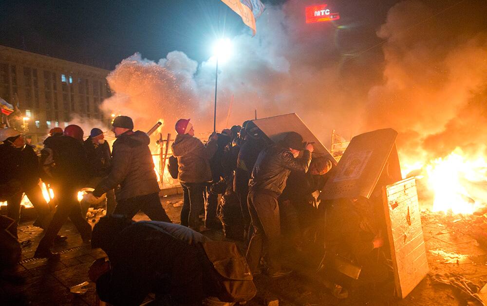 Anti-government protesters clash with riot police in Kiev`s Independence Square, the epicenter of the country`s current unrest, Kiev, Ukraine.