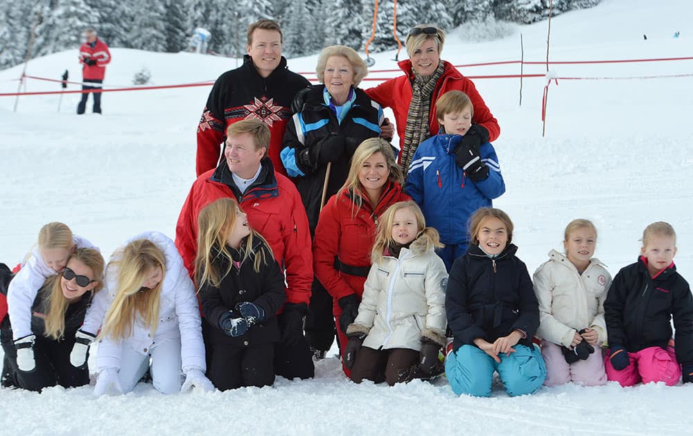 Front row from left, Princess Mabel with Luana, Princess Amalia, Princess Alexia, King Willem-Alexander, Queen Maxima, Princess Ariane, Eloise, Leonore, Claus-Casimir, and Alexia, back row from left, Prince Constantijn, Prinzess Beatrix and Princess Laurentien pose for photographers during a photo session of the Dutch Royals in the Austrian skiing resort of Lech.