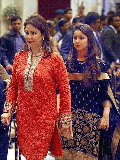 Legendary cricketer Sachin Tendulkar`s wife Anjali and daughter Sara at Bharat Ratna Award - 2014 ceremony at the Rashtrapati Bhavan in New Delhi.