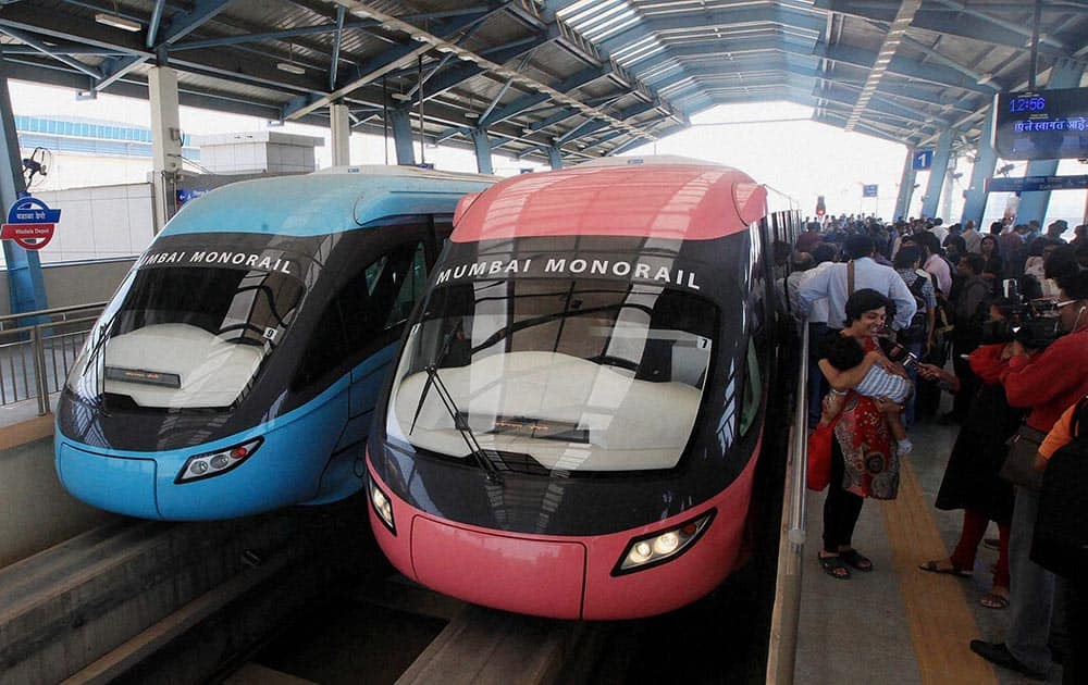 Monorails at trial run in Mumbai on Thursday ahead of their dedication by Chief Minister Prithviraj Chavan.
