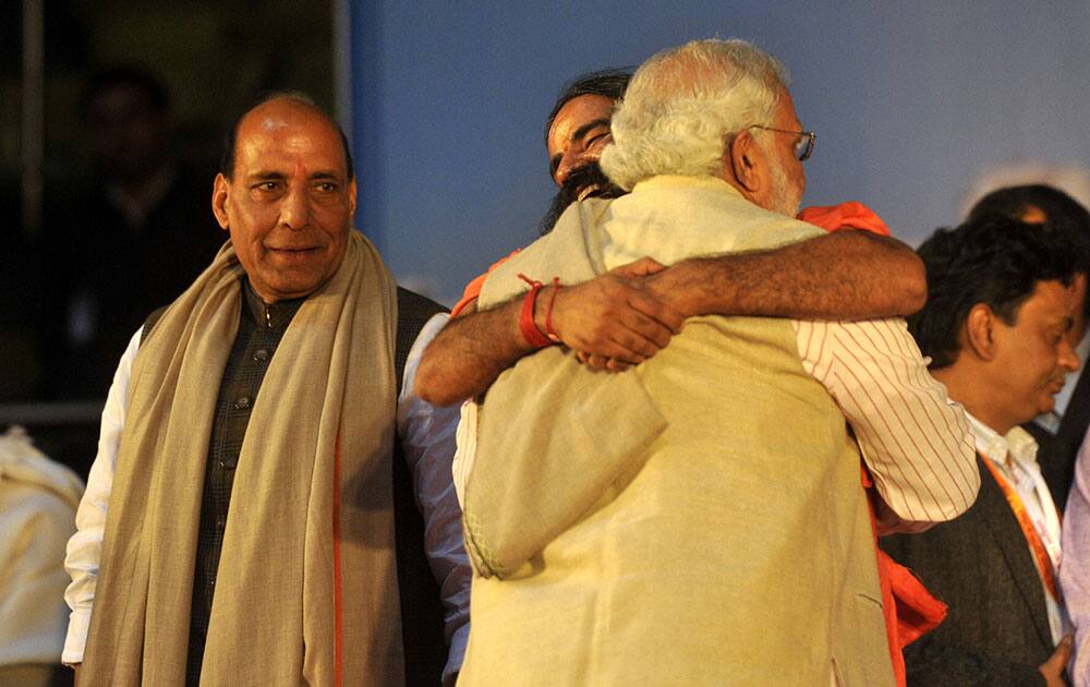 Narendra Modi was chief guest at the foundation day ceremony of yoga guru Baba Ramdev`s Bharat Swabhiman Trust, at Delhi`s Talkatora Stadium. (Pic Courtesy: DNA)