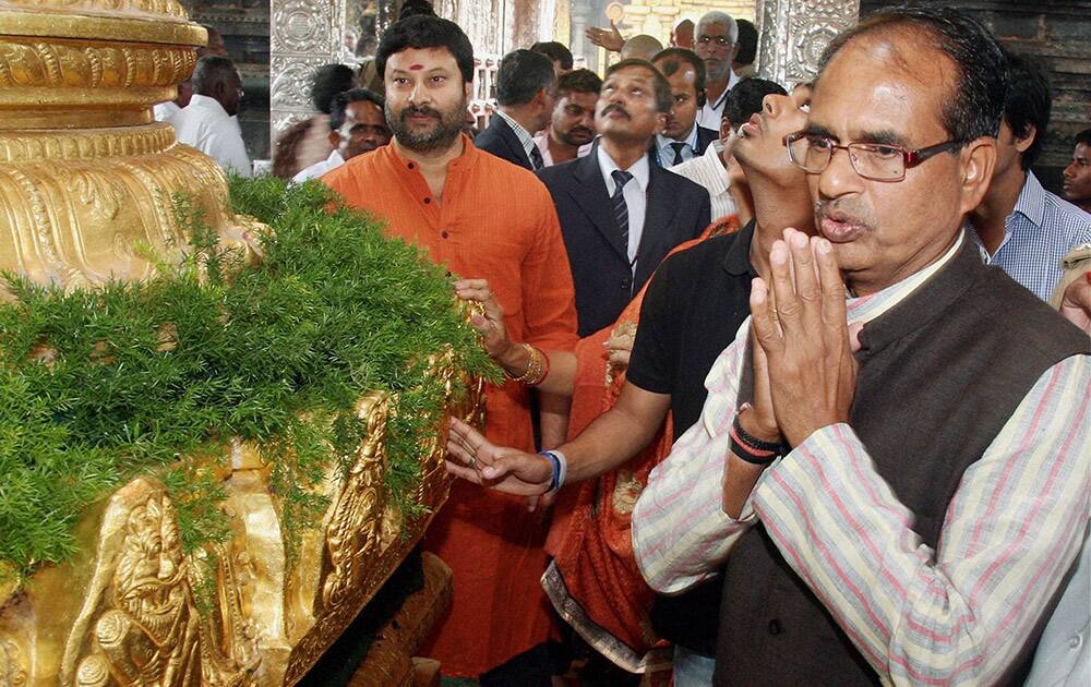 Madhya Pradesh Chief Minister Shivraj Singh Chouhan offering prayers at Lord Venkateswara temple at Tirumala in Tirupati.
