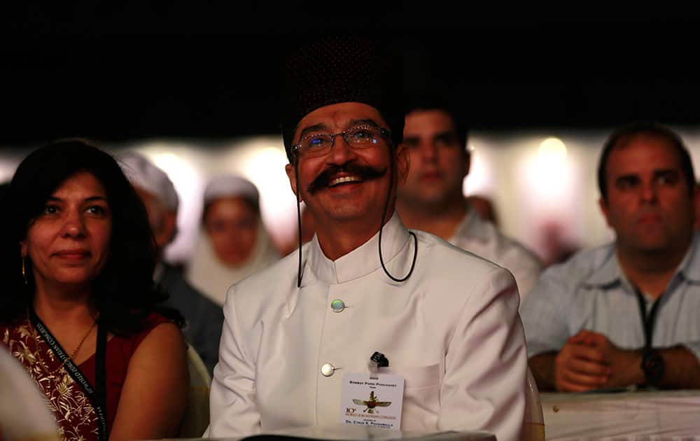 Parsis attend the inauguration of the 10th World Zoroastrian Congress in Mumbai. According to the India`s 2001 Census figures India`s Zoroastrians, or Parsis, numbered 69,601 but with a negative growth rate of 8.88%, experts estimate that their population could dwindle down to 23,000 by the year 2020.