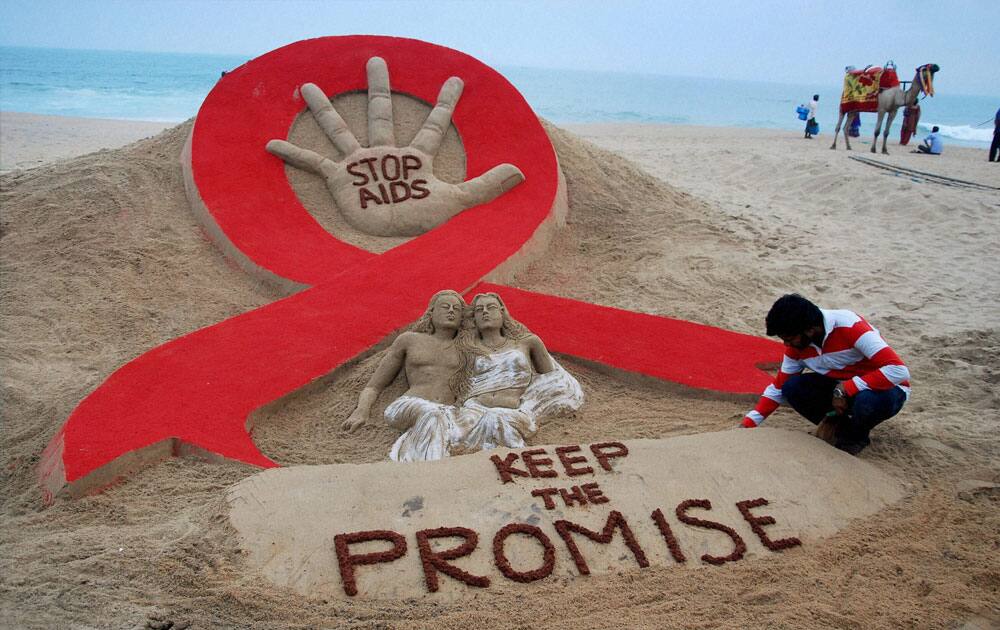 Sand artist Sudarsan Pattnaik spreading awareness among the people by creating a sand sculpture at Puri beach.