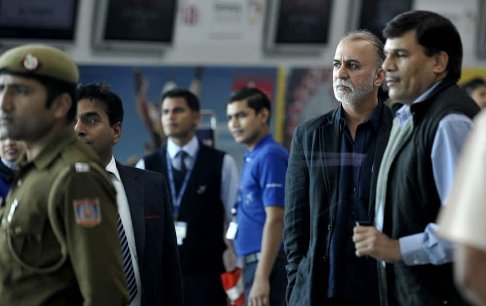 Tehelka editor-in-chief Tarun Tejpal at the Indira Gandhi International Airport in New Delhi on Friday before boarding flight to Goa. Pic Courtesy: arijit sen. Dna