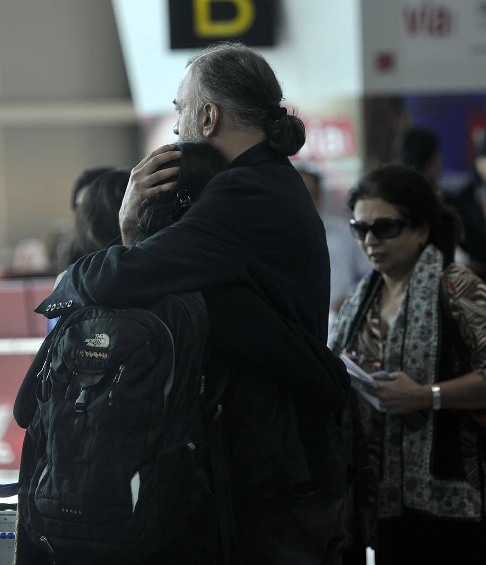 Tehelka editor-in-chief Tarun Tejpal at the Indira Gandhi International Airport in New Delhi on Friday before boarding flight to Goa. Pic Courtesy: arijit sen. Dna
