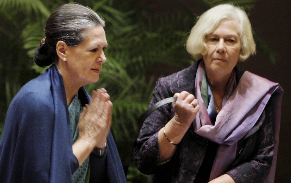 UPA Chairperson Sonia Gandhi and Prof. Judith M. Brown at the Jawaharlal Nehru Memorial Lecture.
