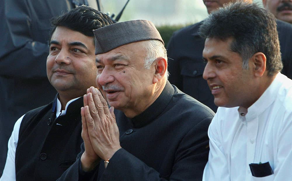 Home Minister Sushilkumar Shinde, I & B Minister Manish Tewari and MoS for Home RPN Singh at Police Memorial during Police Commemoration Day Parade in New Delhi.