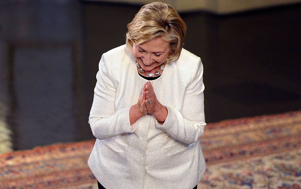 Hillary Clinton bows to an audience during a Yale Law School ceremony at Yale University, in New Haven, Conn.