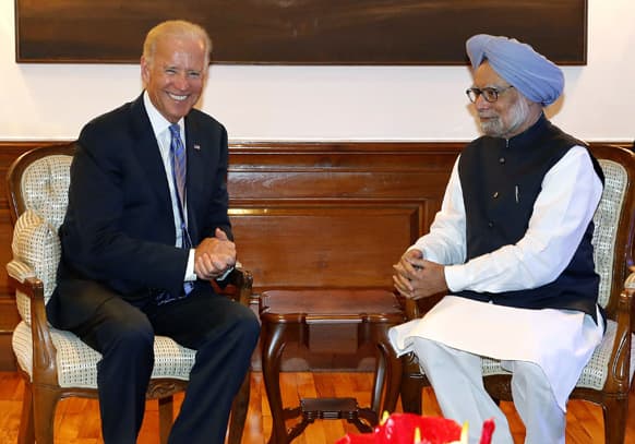 US Vice President Joe Biden and Indian Prime Minister Manmohan Singh are seated for a meeting in New Delhi.