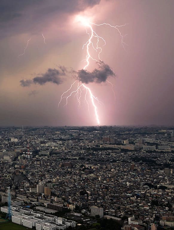 Lightening flashes over Saitama prefecture. Thunderstorms occurred in Tokyo as well as surrounding areas on Monday, killing a man who was taking shelter from rain under a tree.