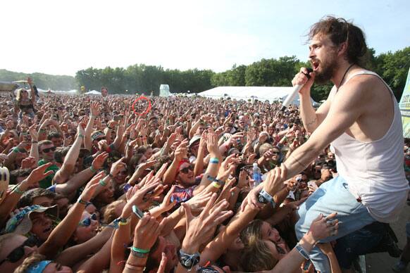 Edward Sharpe and The Magnetic Zeros perform on Day 2 of the Firefly Music Festival at The Woodlands.