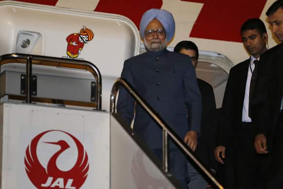 Indian Prime Minister Manmohan Singh arrives at Haneda International Airport in Tokyo. Singh is here for a four-day official visit.