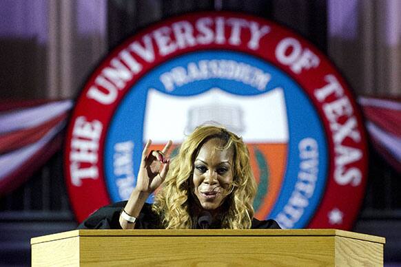 Sanya Richards-Ross, alumna and Olympian, does the