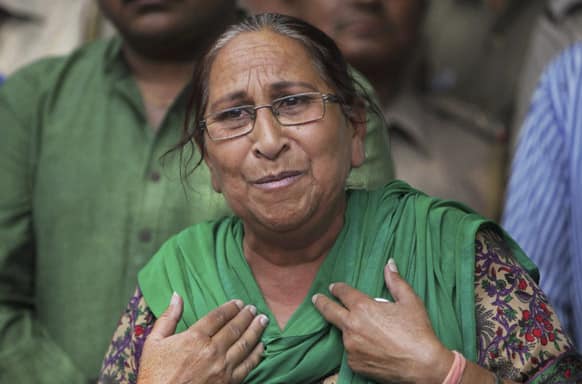 Dalbir Kaur, sister of Sarabjit Singh, a convicted Indian on Pakistan`s death row who died from a head injury after two inmates attacked him with a brick in a Lahore jail, addresses a press conference in New Delhi.