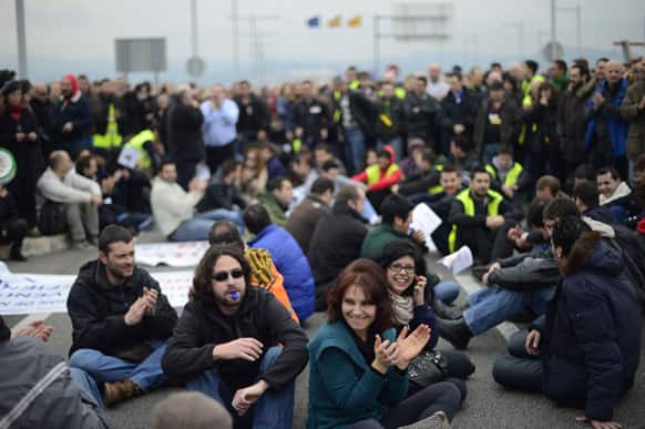 Iberia workers protest at Barcelona airport in Prat Llobregat, Spain. Workers at Iberia airlines began the first of 15 days of strikes to protest the company`s plan to cut almost a fifth of its workforce.